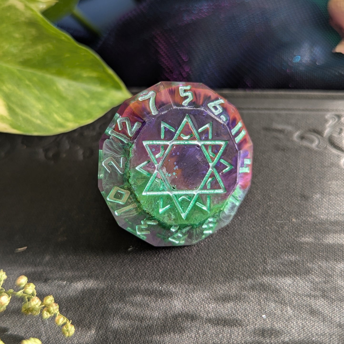 Fae Algae Bloom - Zodiac d12 Single Dice