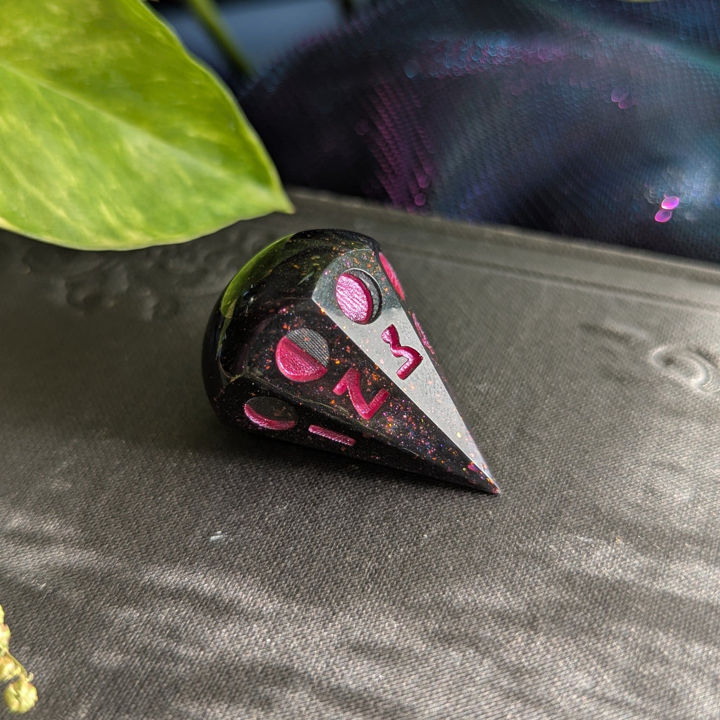 Ember Rose - Moon Phase d8 Single Dice