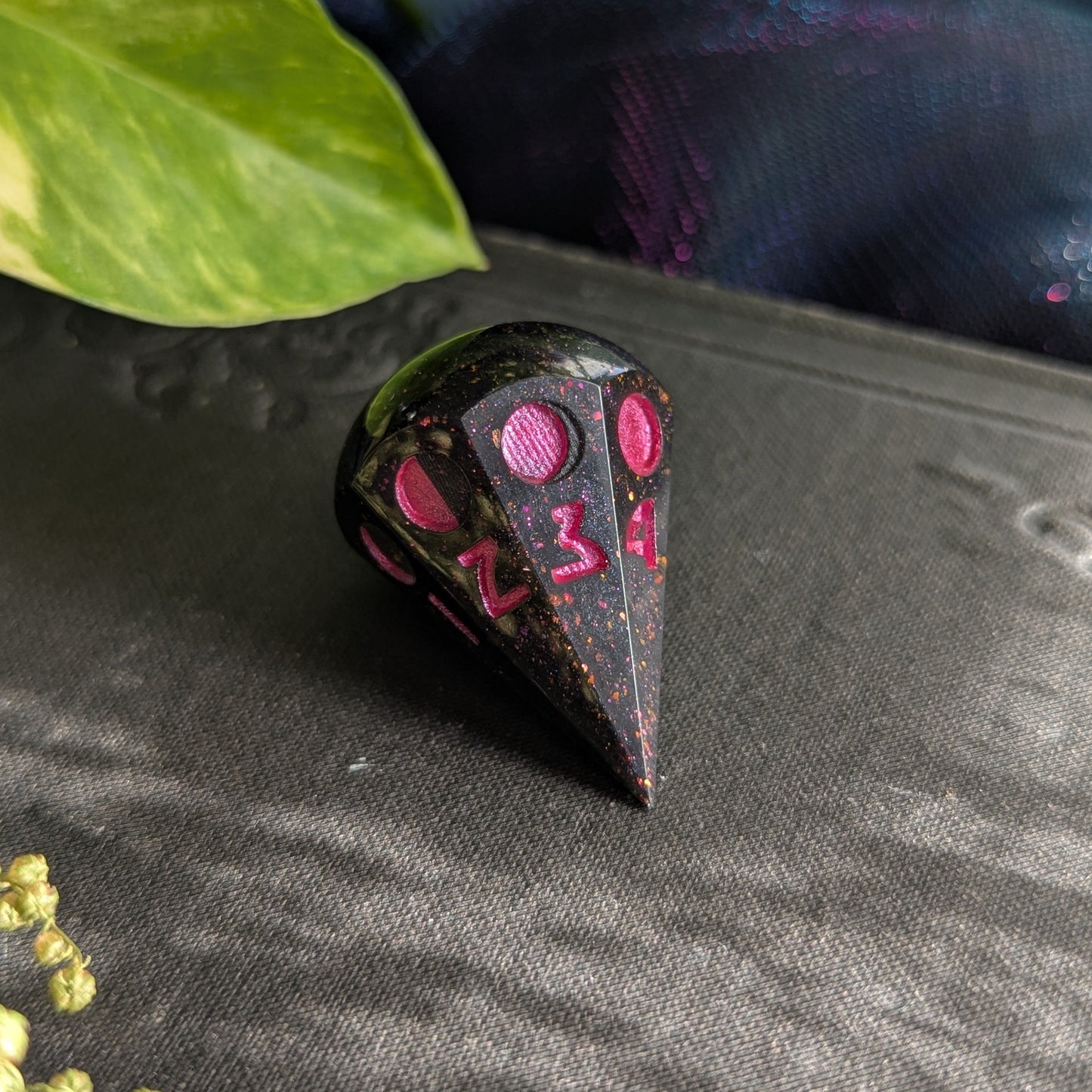 Ember Rose - Moon Phase d8 Single Dice